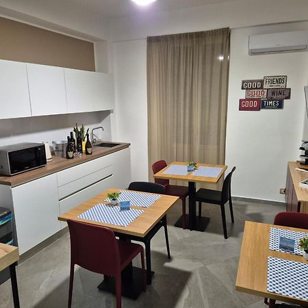Casa Dello Stretto Hotel Месина Екстериор снимка