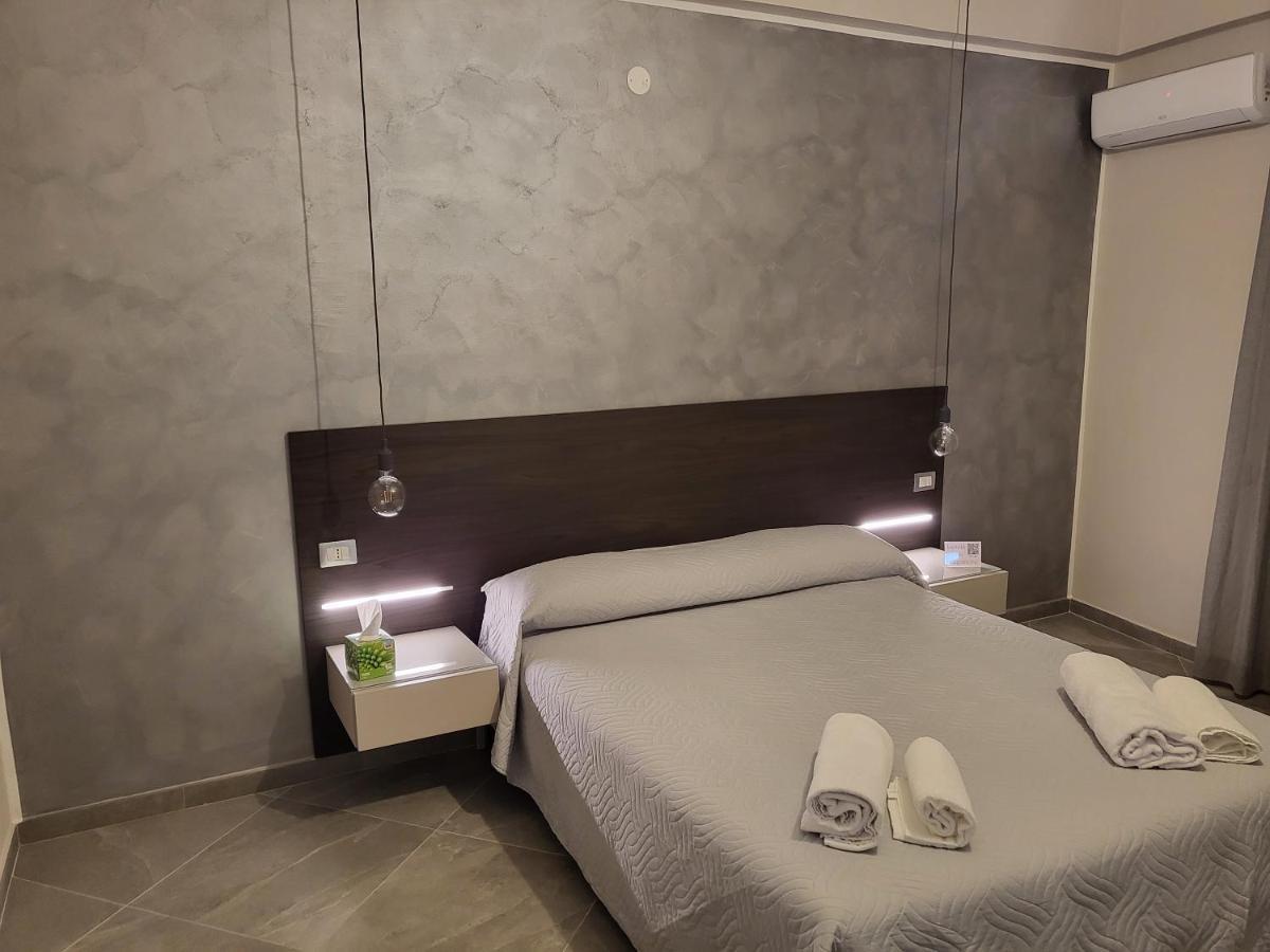 Casa Dello Stretto Hotel Месина Екстериор снимка