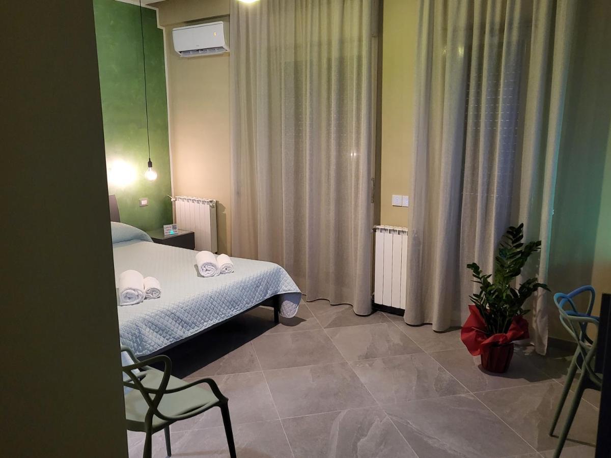 Casa Dello Stretto Hotel Месина Екстериор снимка